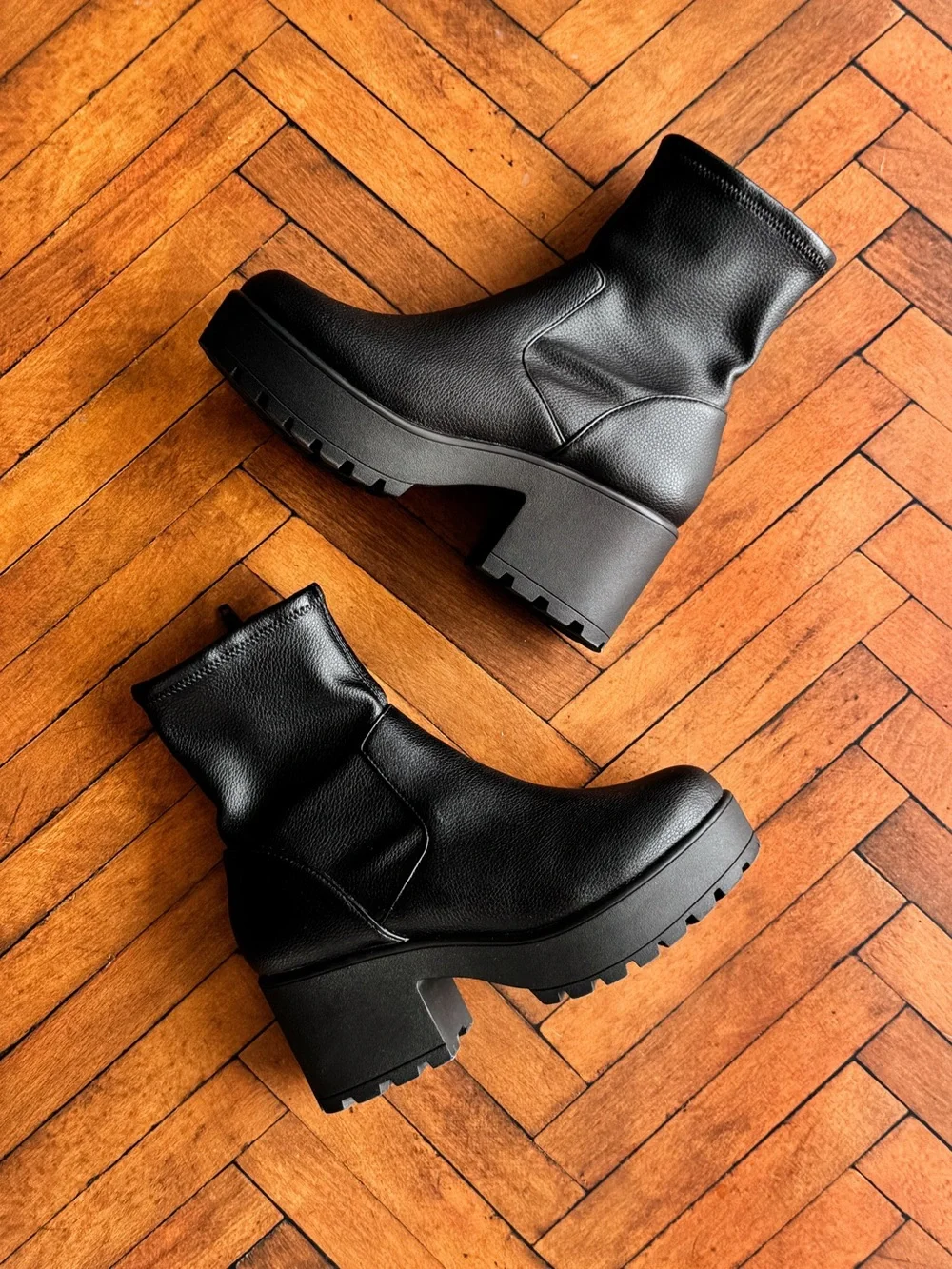 Sz 5 Gianni Bini Black Tough-Love Stretch Lug Heel Platform Booties EUC